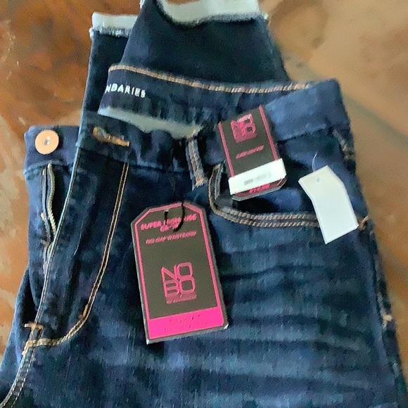 No Boundaries Denim - Curvy Jeans